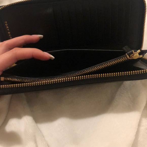 Tory Burch Wallet! - Picture 5 of 7